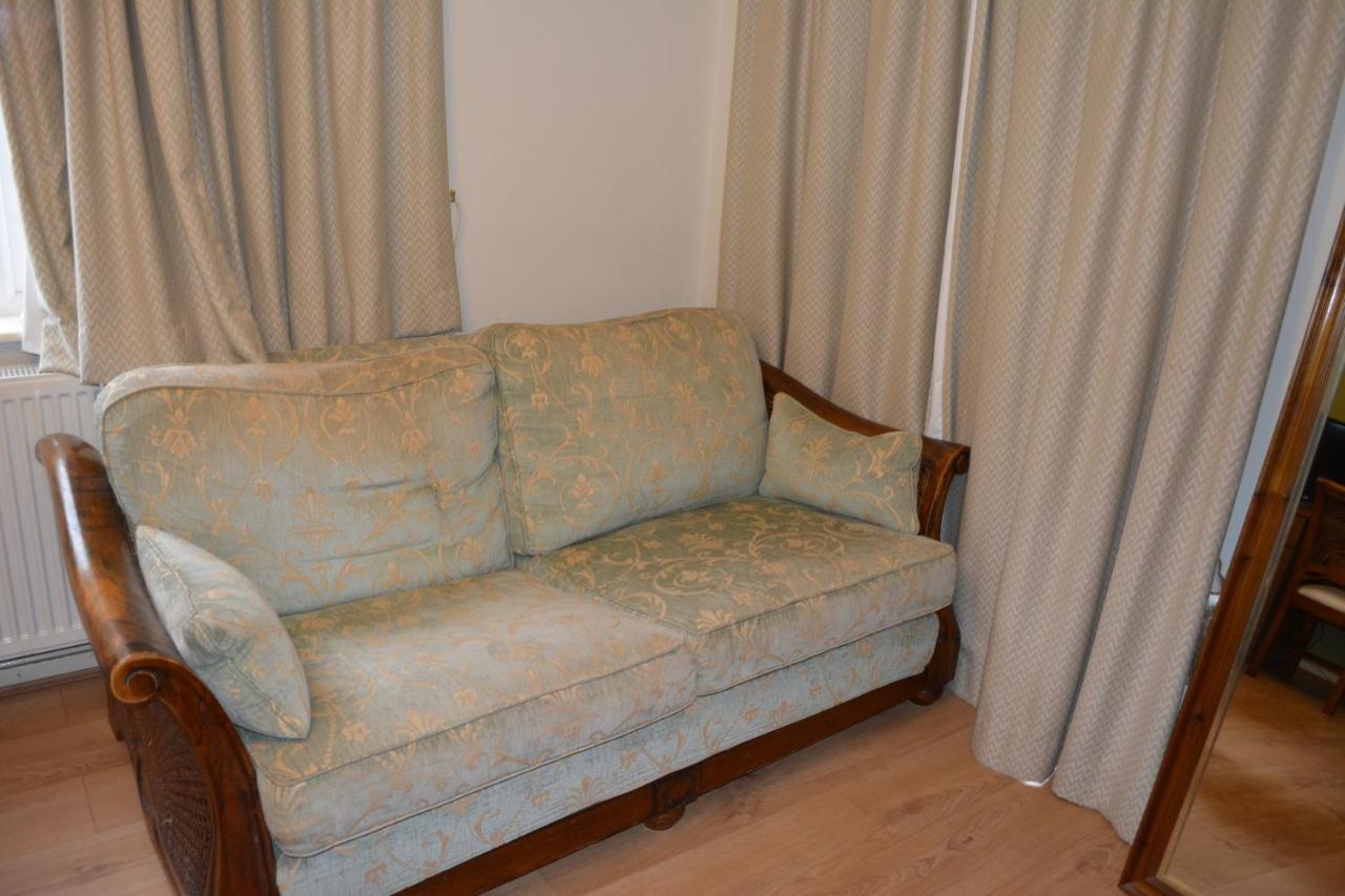 Double Bedroom With View To The Garden Oxford Exterior foto