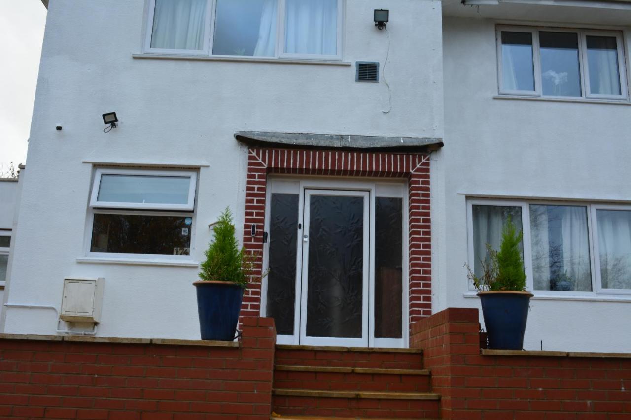 Double Bedroom With View To The Garden Oxford Exterior foto